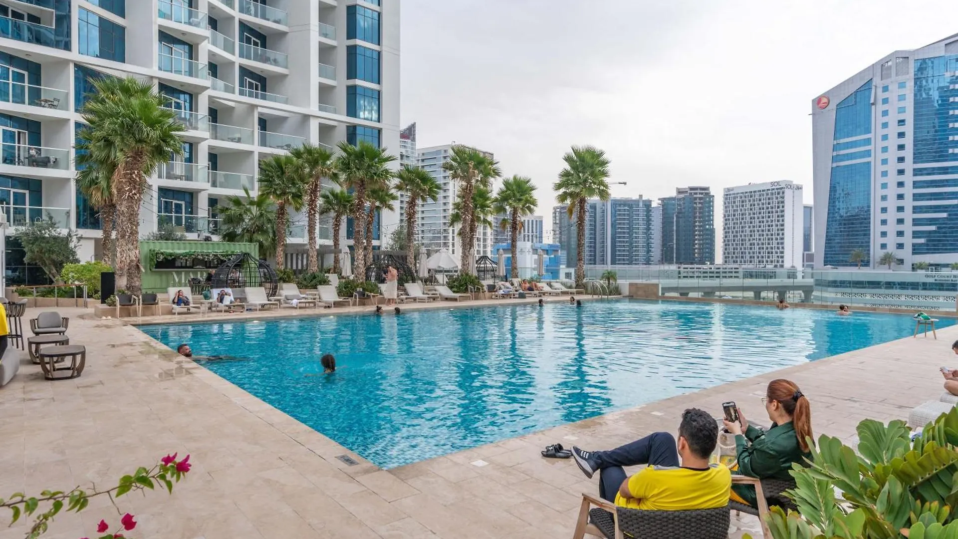 Spacious Luxe Family Apartment With Dubai Canal & Burj Khalifa View 0*,  Emirati Arabi Uniti