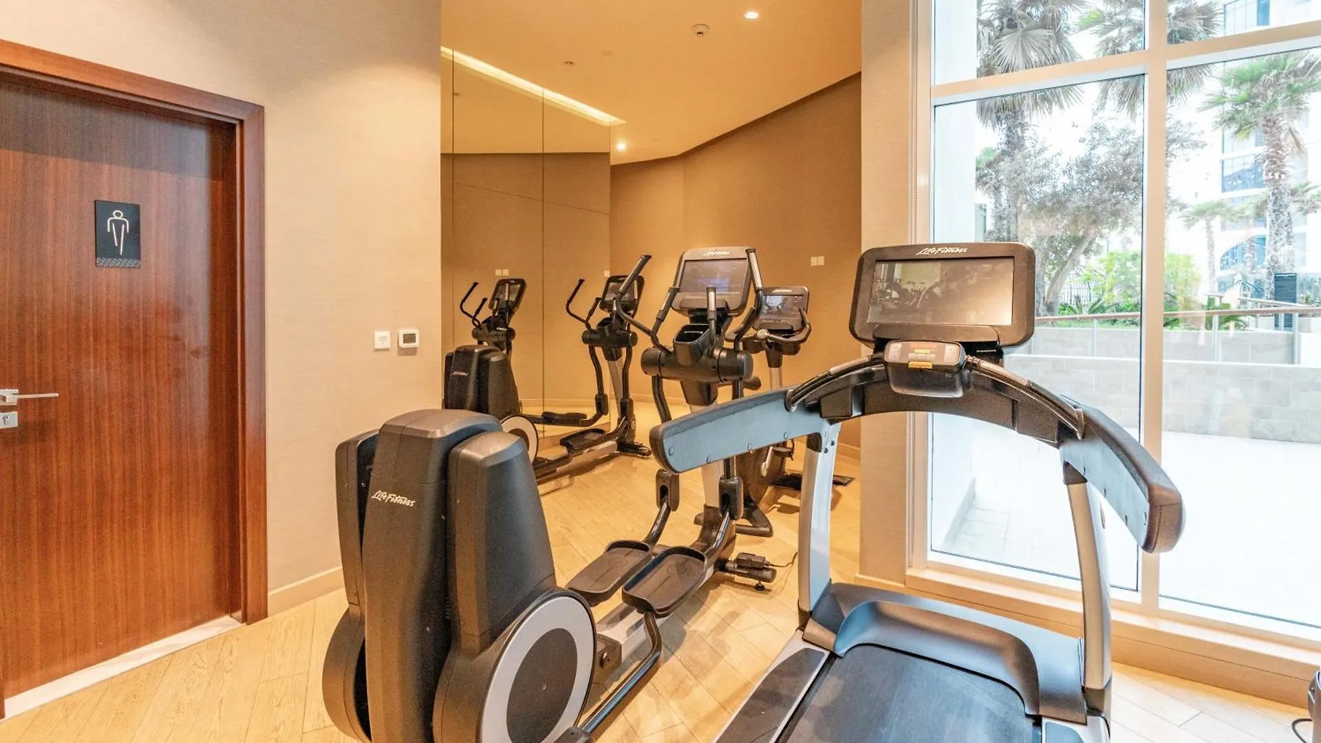 Spacious Luxe Family Apartment With Dubai Canal & Burj Khalifa View