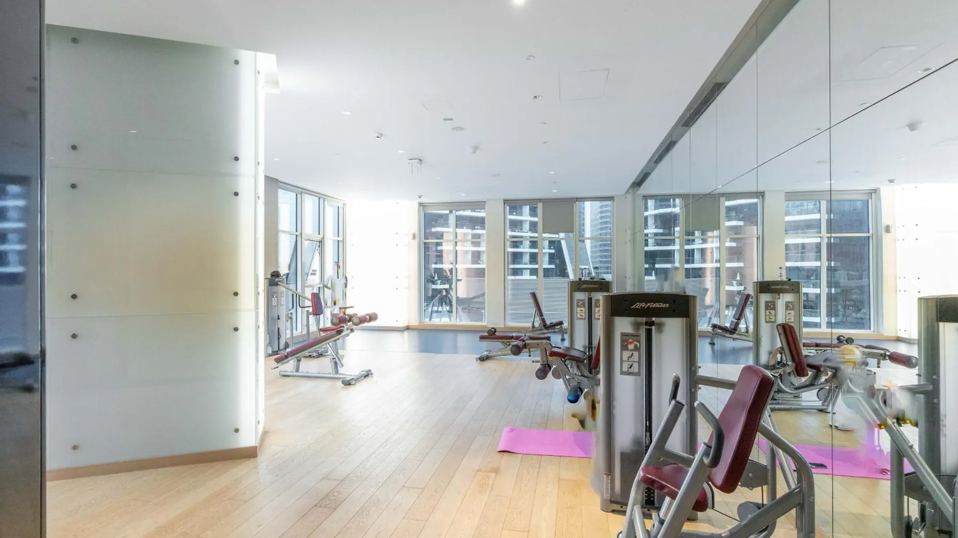 Spacious Luxe Family Apartment With Dubai Canal & Burj Khalifa View