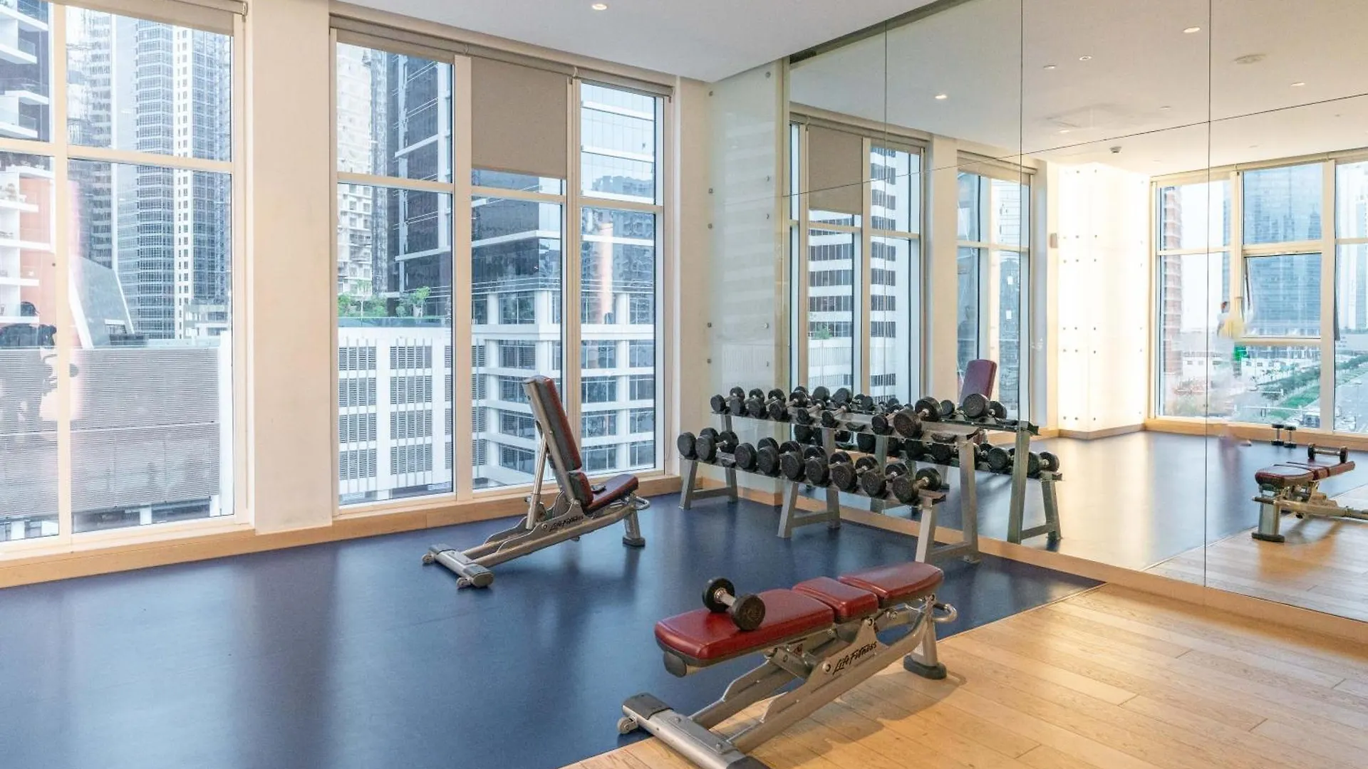 Spacious Luxe Family Apartment With Dubai Canal & Burj Khalifa View
